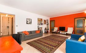 Vanchiglietta Roomy Apartment
